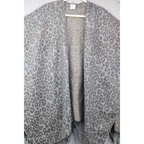 Woolrich One Size Soft Leopard Fringed Shawl-Soft & Cozy - Picture 3 of 14